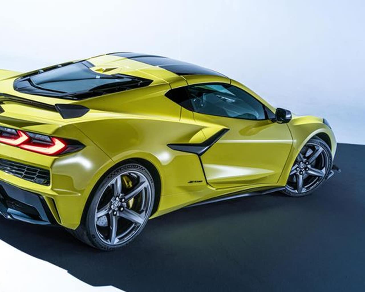 Corvette C8 | Z06 Side Skirts For Z06 - Image 2